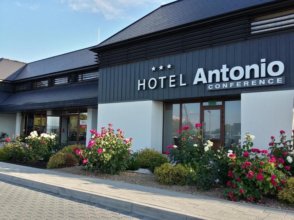 Отель Hotel Antonio Conference Бжег-14